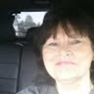 Meet your Posher, Lora